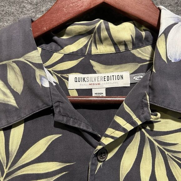 Quick Silver Edition Floral Hawaiian Short Sleeve‎ Shirt Size M Comfort Fit - Picture 2 of 8